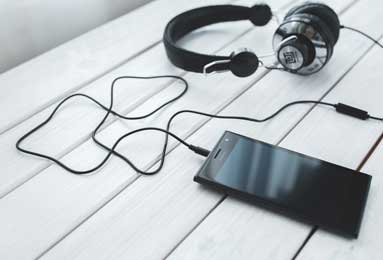 曼联应放弃格拉斯纳 全力追逐“欧洲最佳年轻主帅”