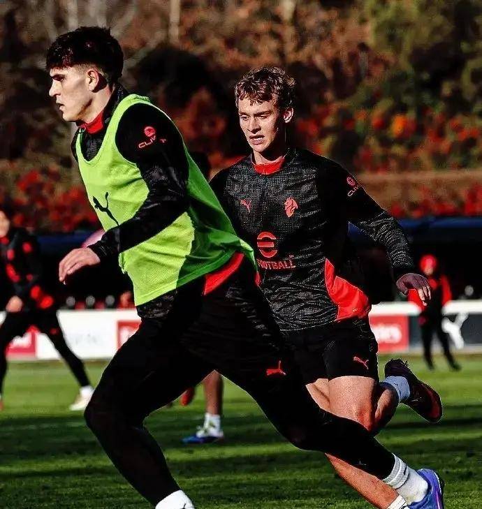 0-0到0-1！AC米兰客场1-0小胜卡利亚里，暂登顶意甲积分榜